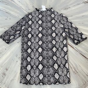 Snake print top